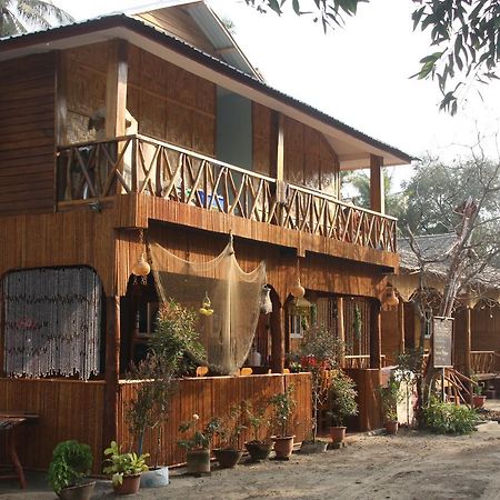 Soe Ko Ko Beach House & Restaurant Ngwesaung Exterior foto